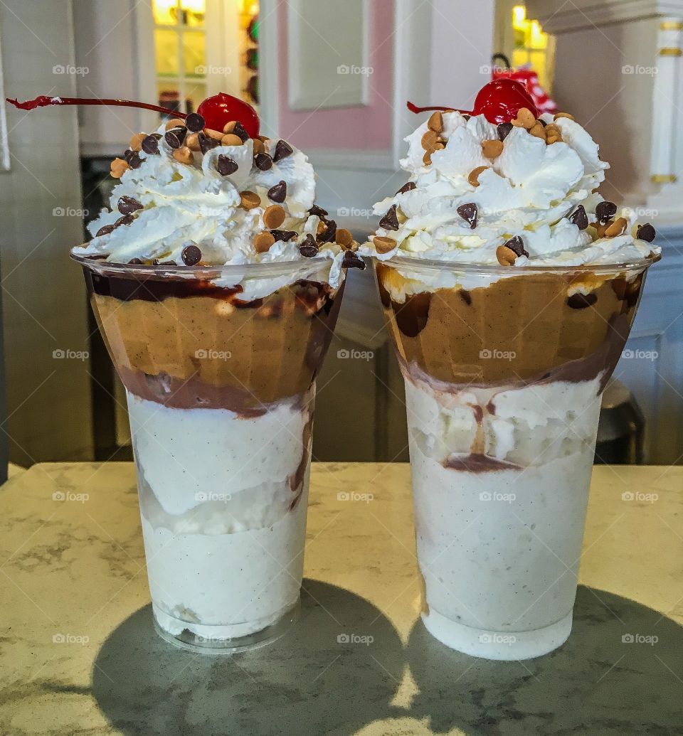 Yes, please!  Twin sundaes ready to be eaten.  And, yes, I only ate one and it was delicious! 