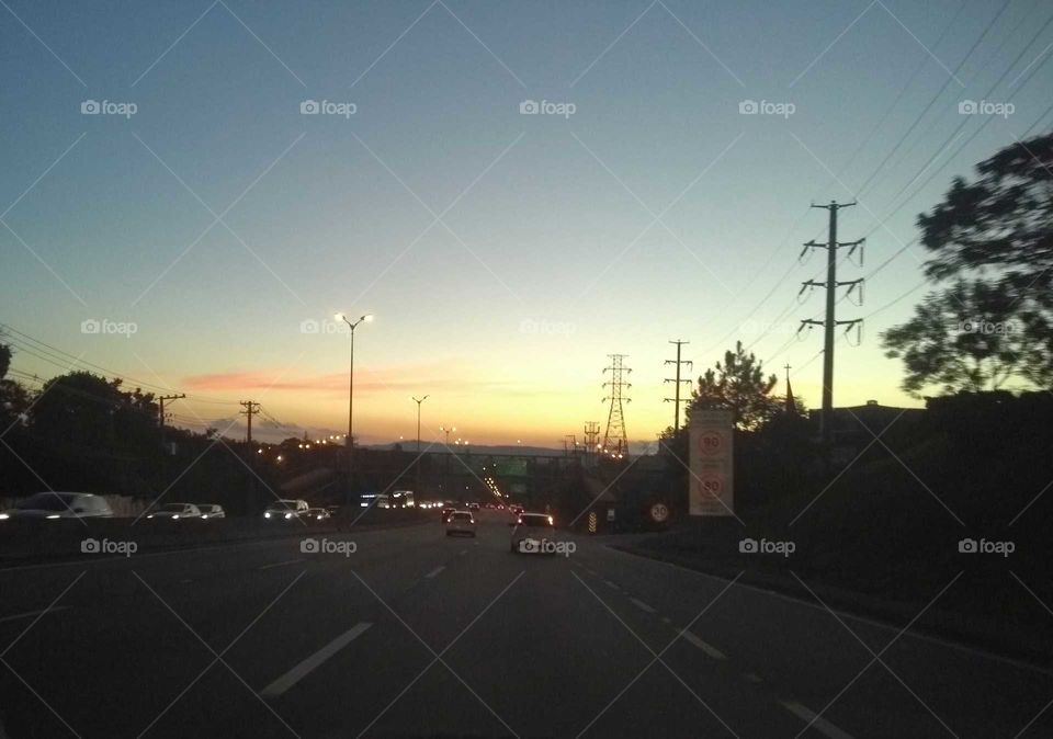 Pôr do sol na estrada - Sunset on the road