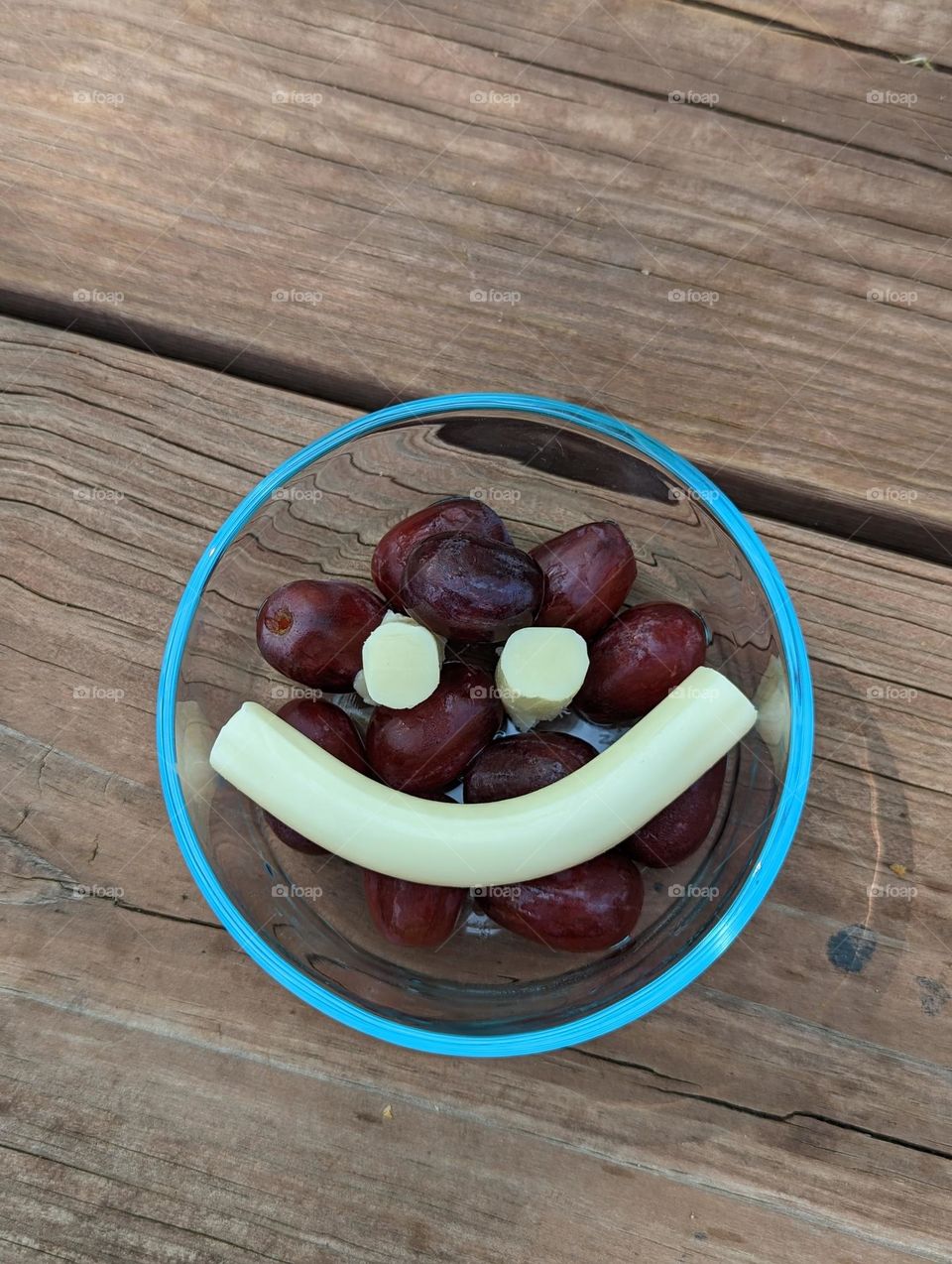 simple picnic food smiley face picnic for kids at picnic table picnic grapes and cheese kids food in nature