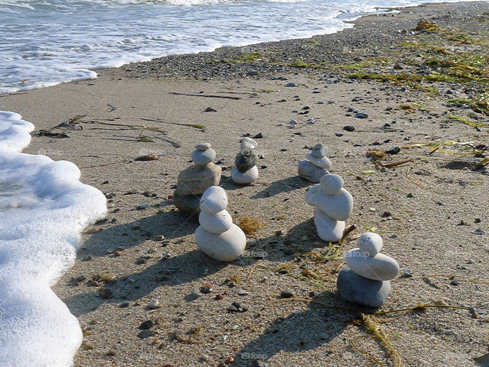 Stein Frieden Wellen Ozean Meer Strand Sand Kieselstein. Ruhe. Beratung Meditation