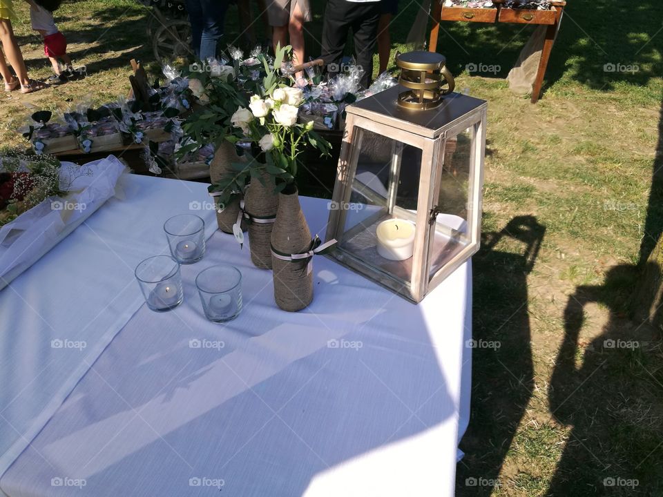 Wedding setting, simple, rustic and Romantic