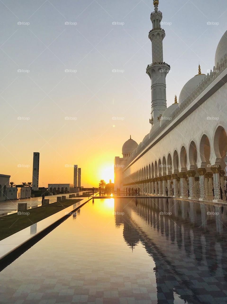 Sheikh Zayed Grand Mosque is an architectural icon, capturing unique interactions between Islam and other world cultures.