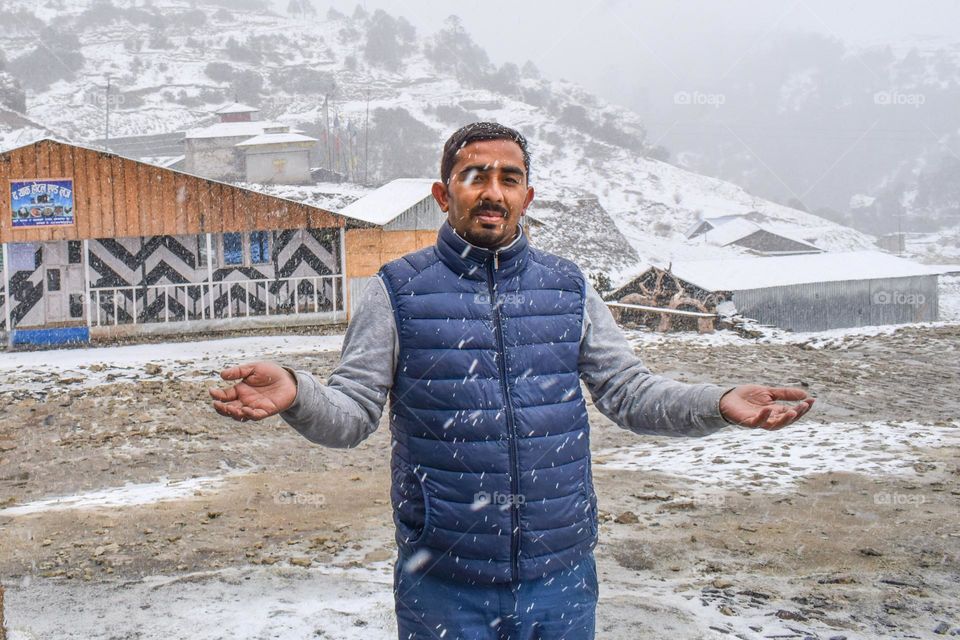 Enjoying on live snowfall 