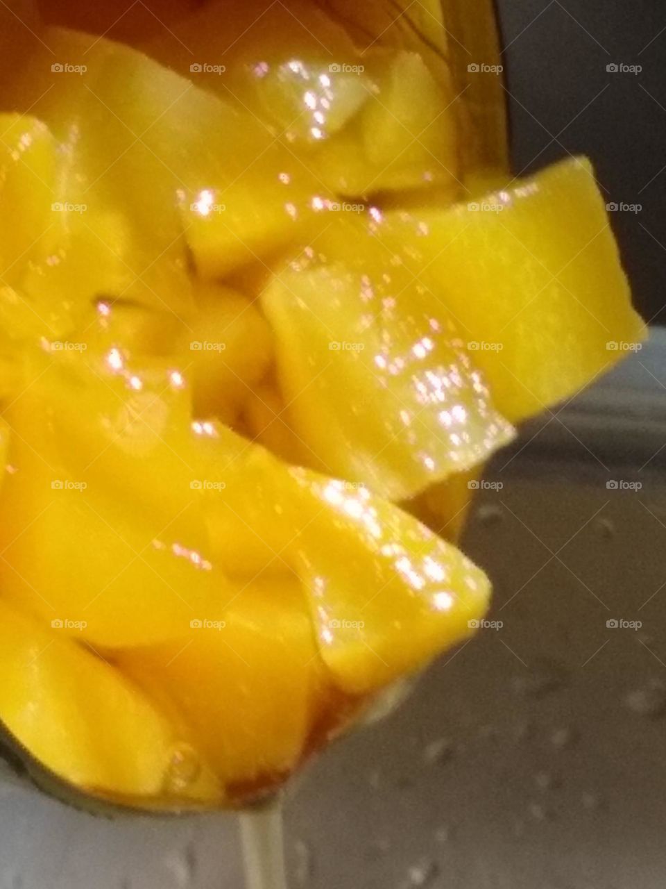 Lights 📸☀️shining so sweetly on peaches.