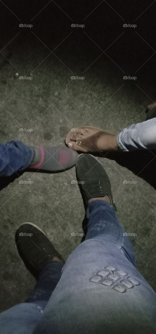 Three feet 👭📸❤️