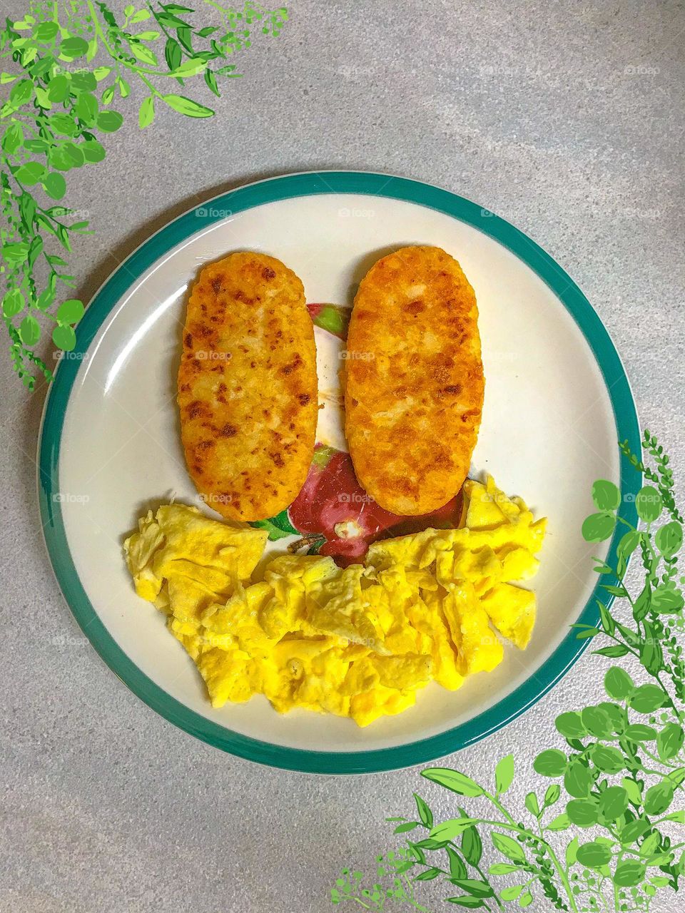 A happy face breakfast on Sunday morning. As its appearance implies, the meal looks joyful enough to eat.