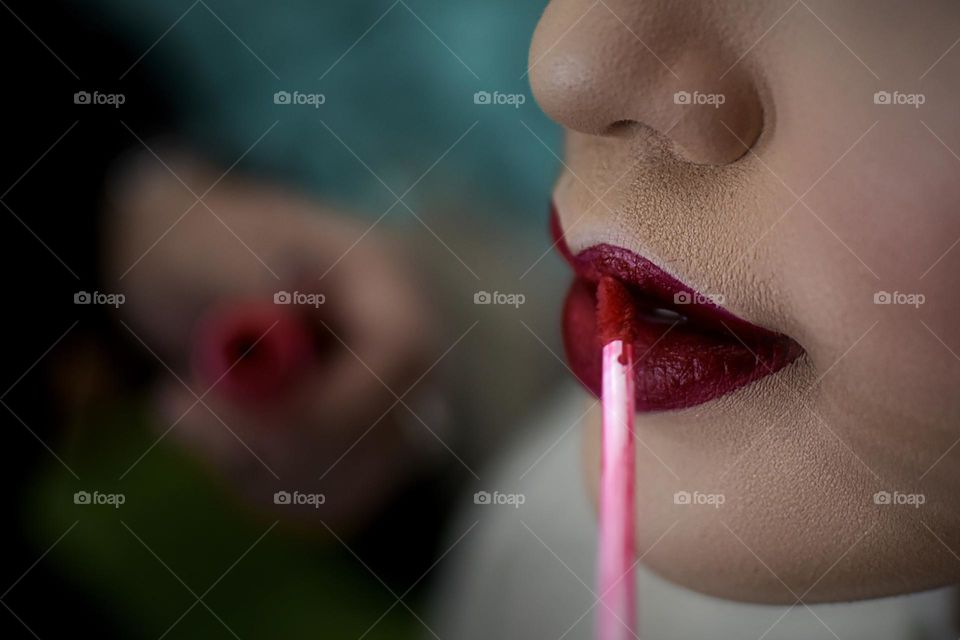 Painting lips