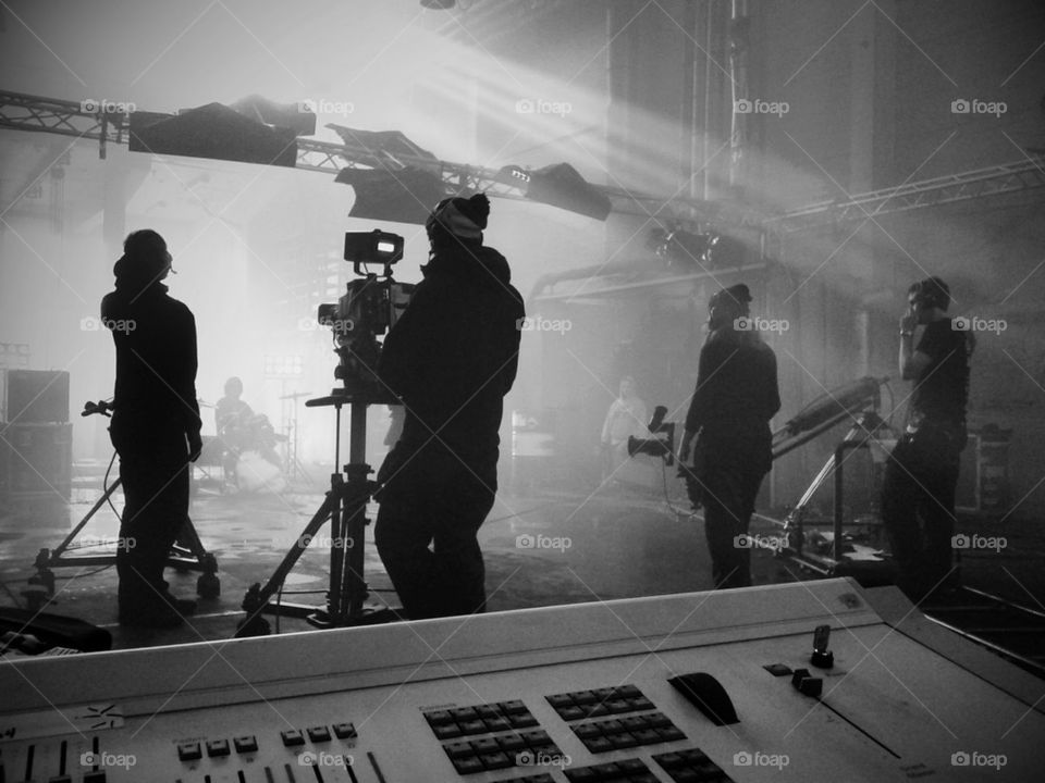 light tv camera lighting by genlock