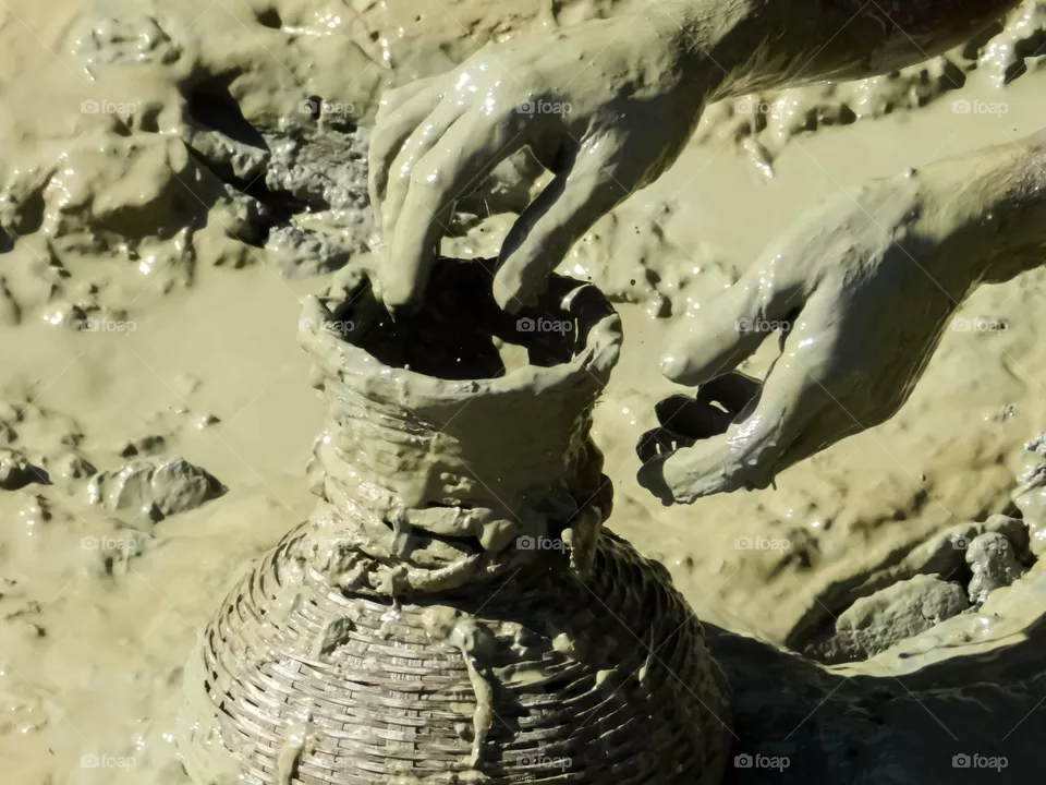muddy hands
