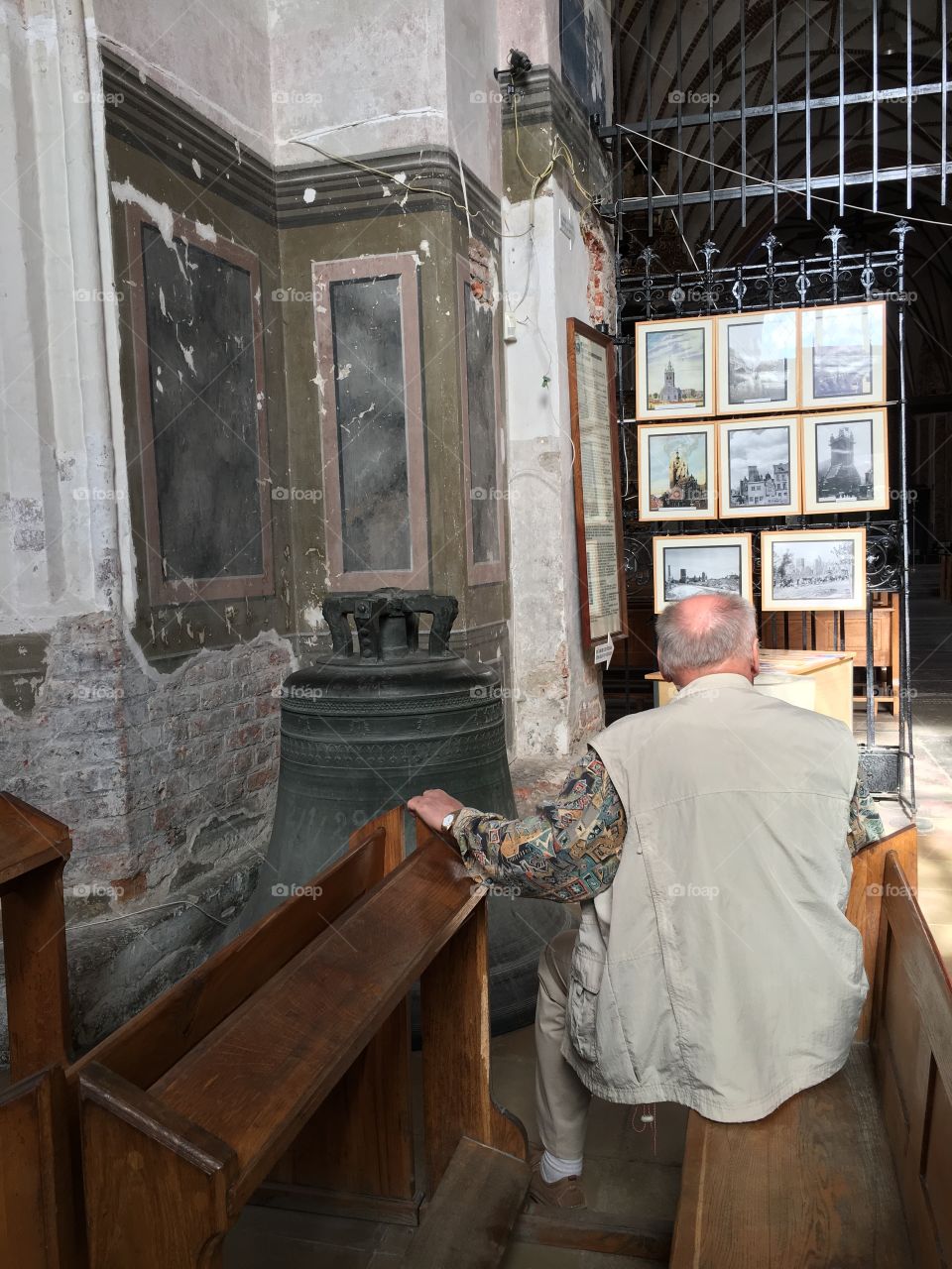 Old man in the church 