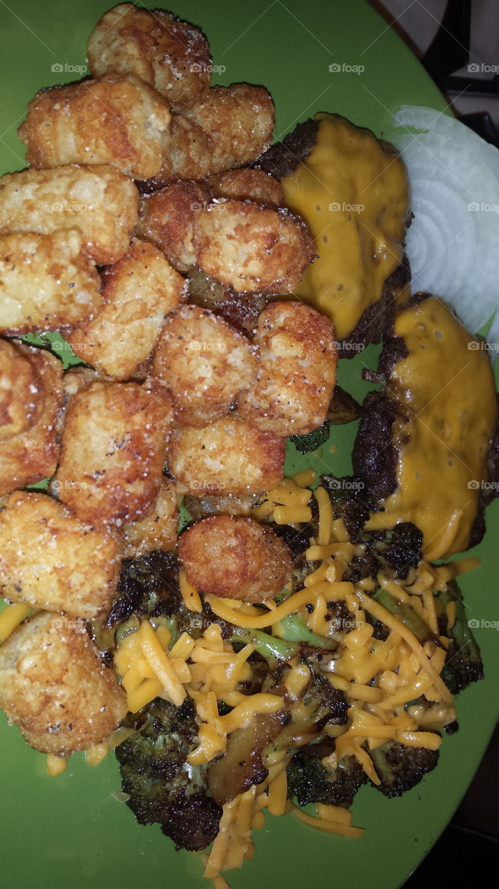 Burgers tator tots and broccoli