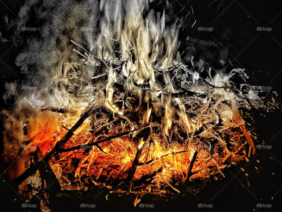 After a rough day in the ocean...and almost drowning while going extreme with the waves during stormy season, one finally managed to gather some thoughts on serenity, while enjoying a campfire on the beach.Send in the clowns!