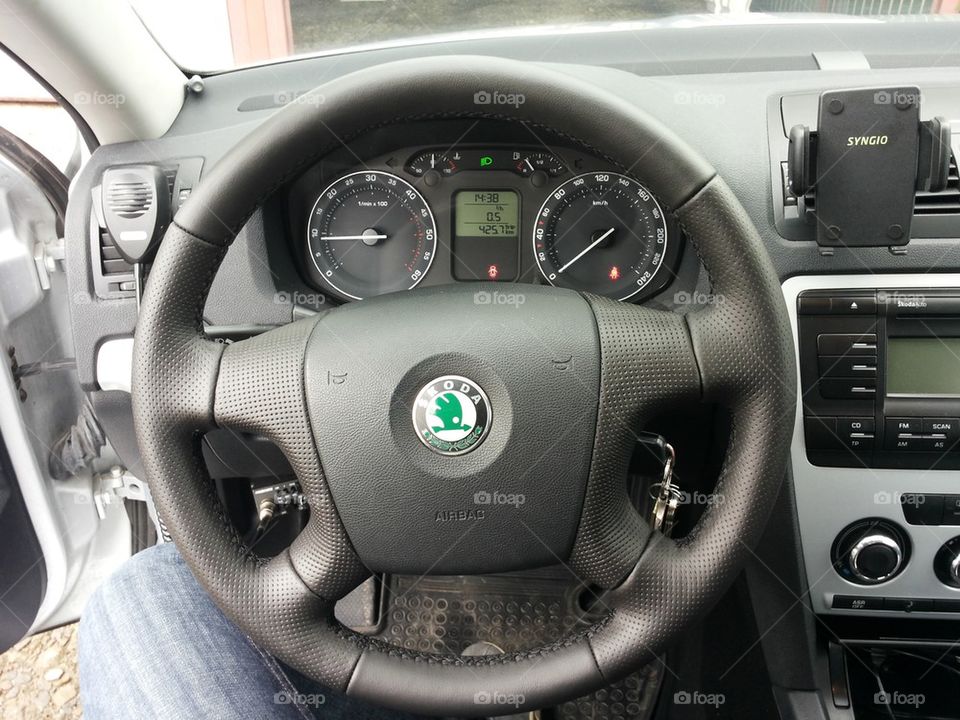 leather steering wheel