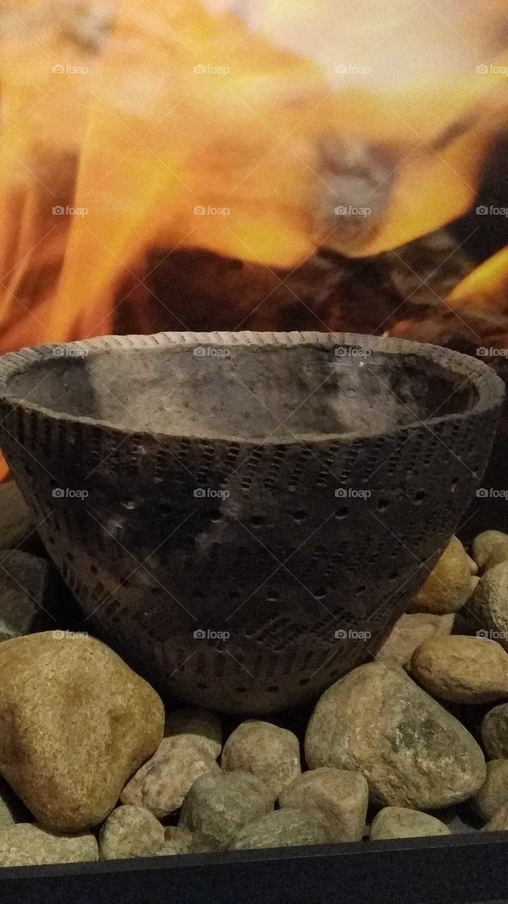 чаша из музея истории Выборга. огонь появился сам на фото. в экспозиции только голые камни.