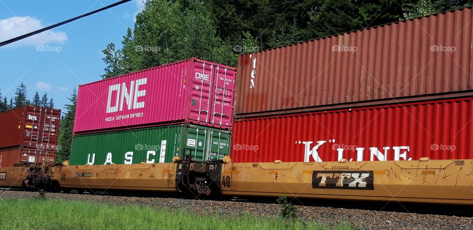 containers on Canadian Pacific train
