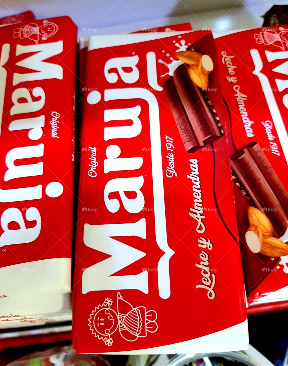 Maroucha Chocolat Baked offers an exquisite chocolate experience, blending rich cocoa flavors with a smooth, velvety texture. Each piece is carefully crafted to ensure the perfect balance between sweetness and depth, creating an indulgent