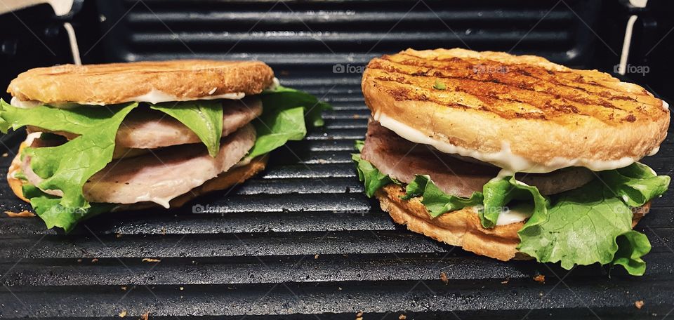 Cooking sandwich on grill