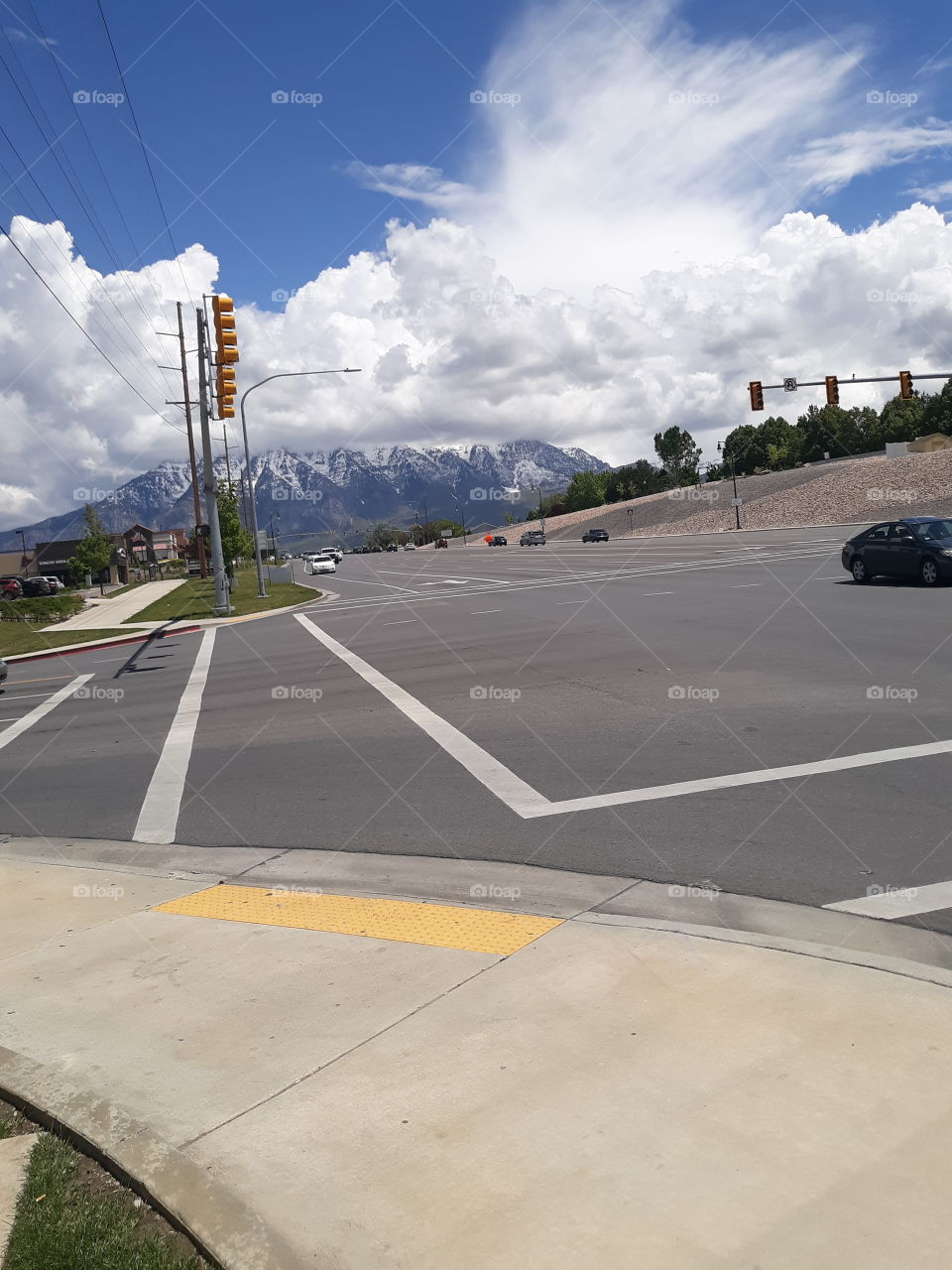 city street in Utah with a mountain backdrop