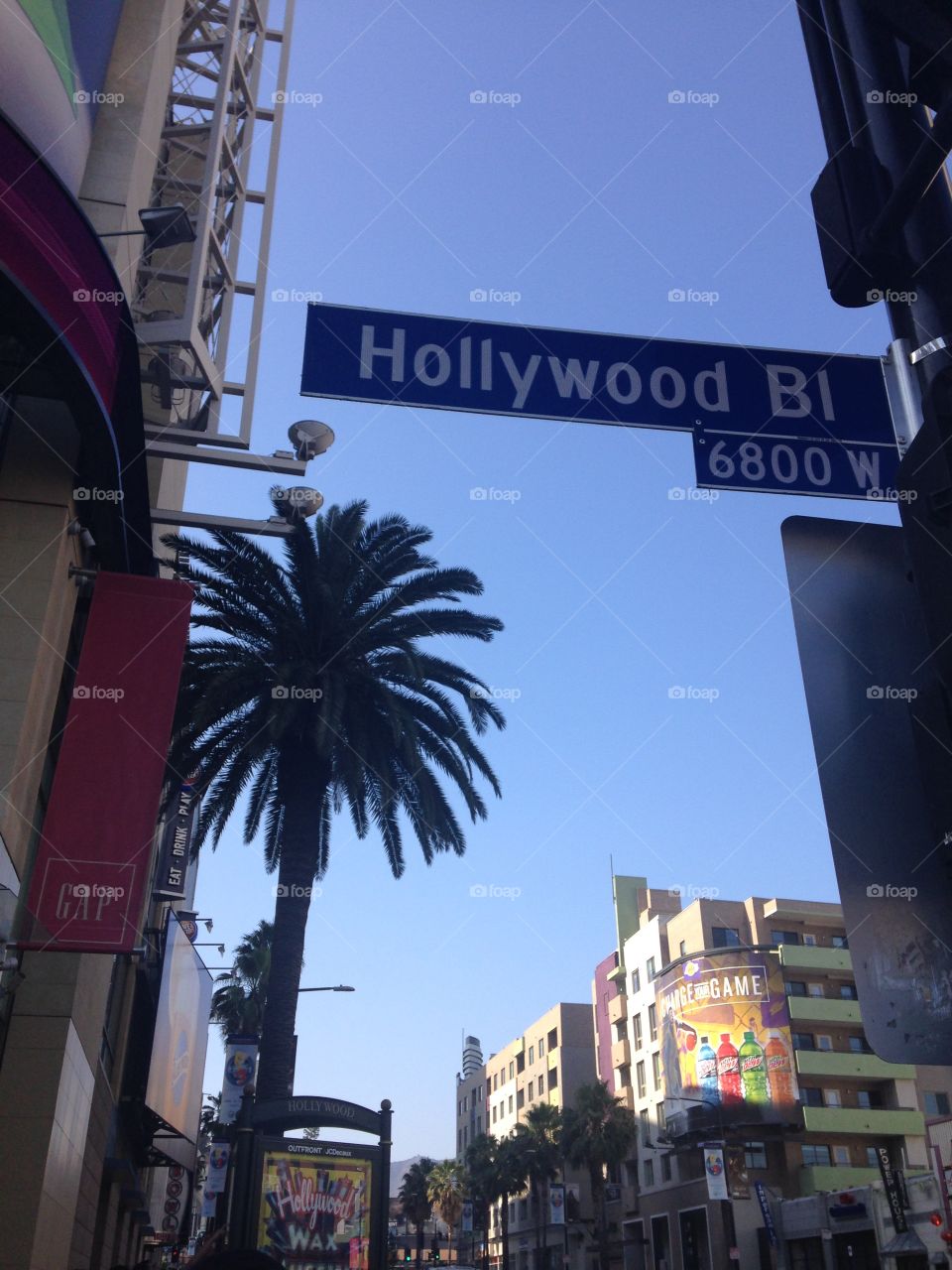 Hollywood sign street 