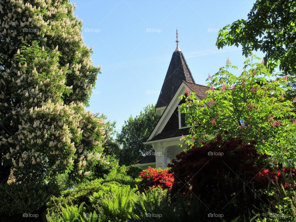carriage house and garden