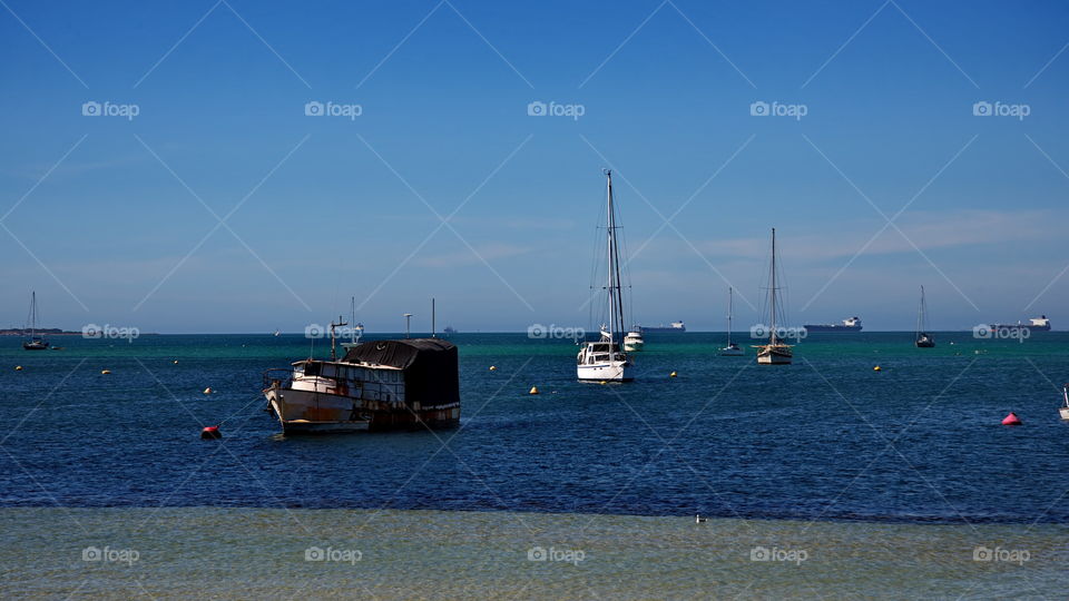 Boats on the ocean i