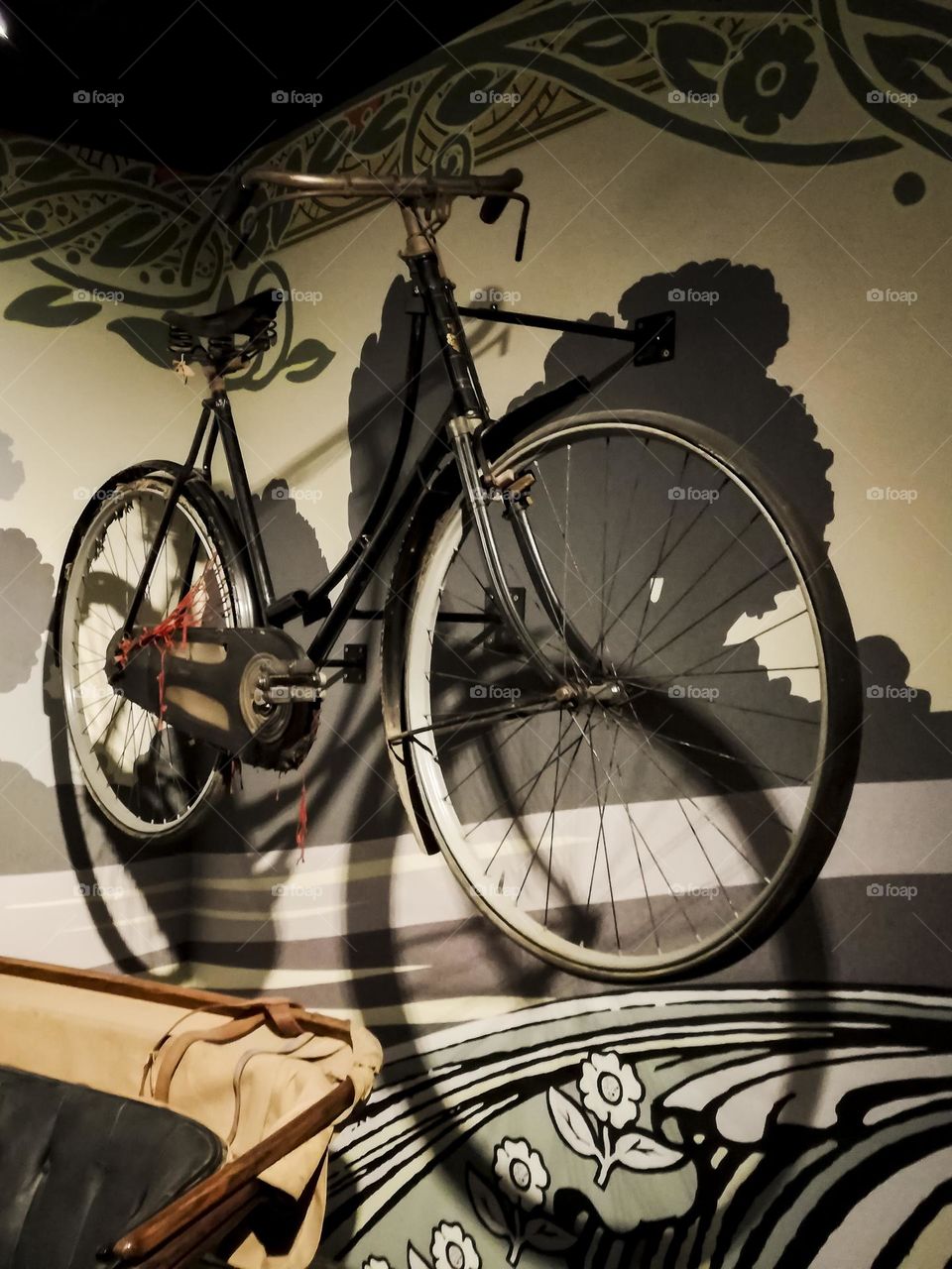 Bicycle on the wall 