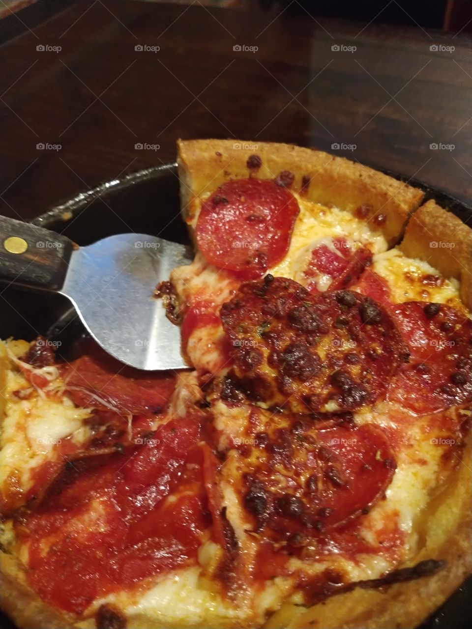 deep dish pizza