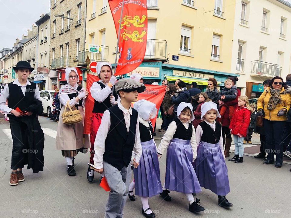 Europe travel shot-the Normandy small city of 10, 000 people coutances is very busy, the whole city is full of Chinese culture, a city with only four Chinese people, but has the feelings of such Chinese culture.