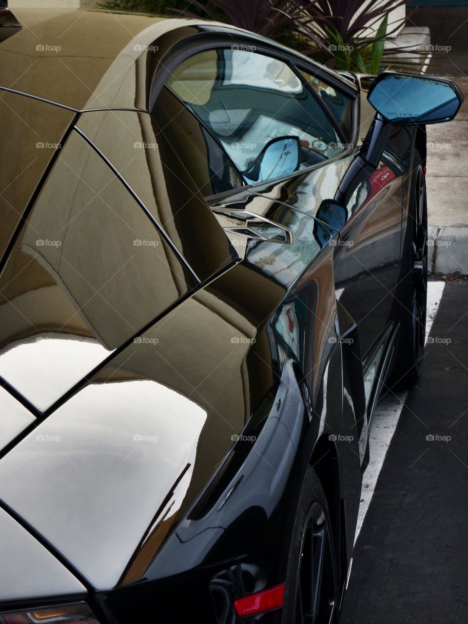 Reflecting surfaces of Lamborghini 