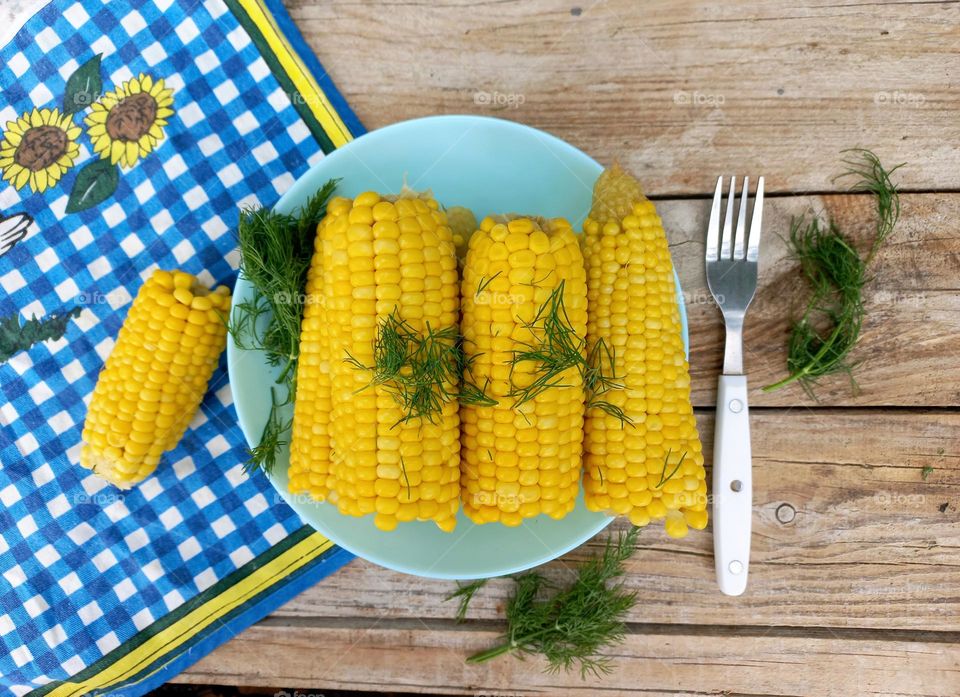 boiled yellow corn.