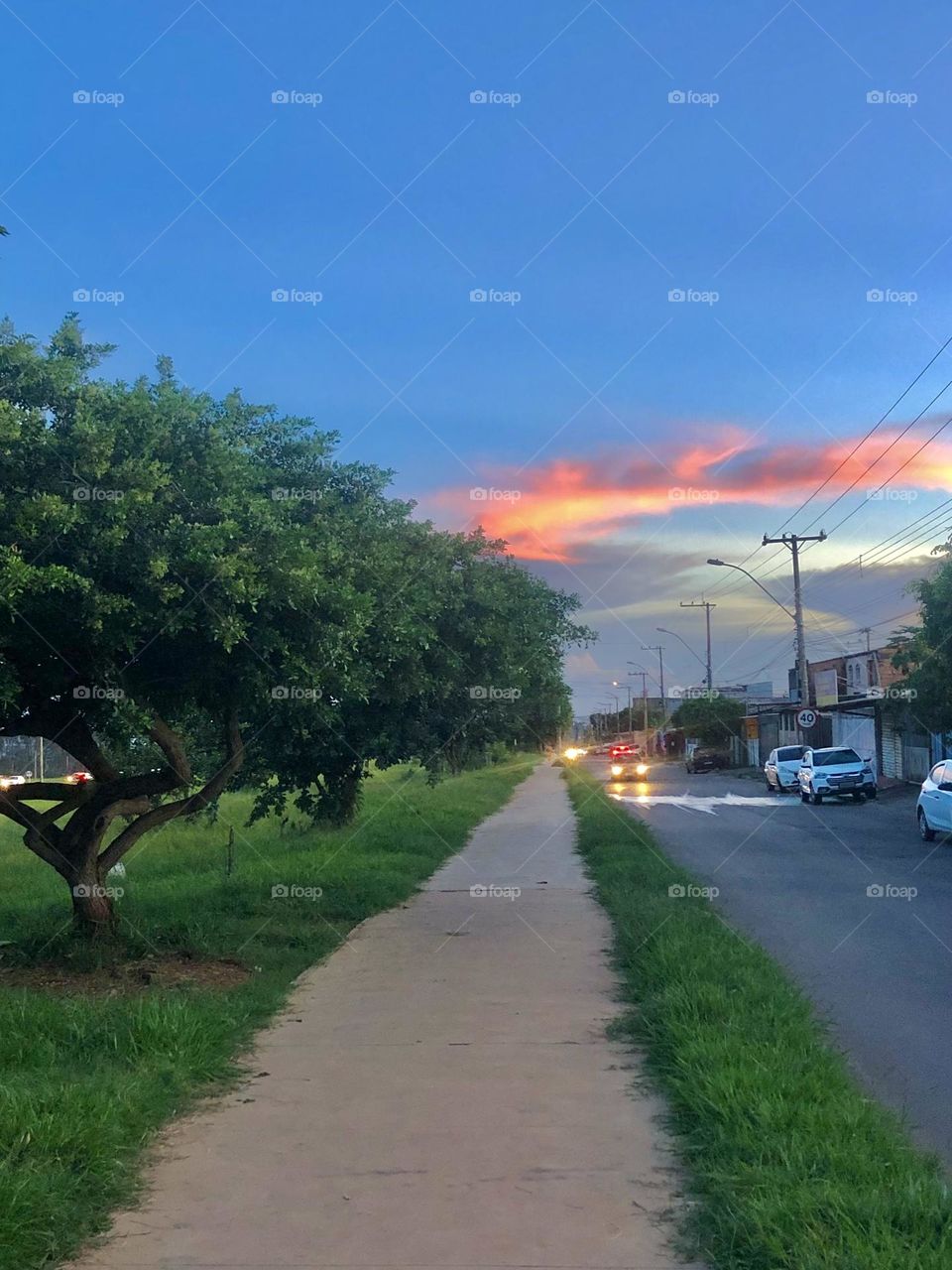 "At dusk, the sky becomes a celestial canvas, painted with vibrant strokes of color and golden clouds dancing in harmony, like a masterpiece unfolding before our eyes. π
π¨βοΈ"