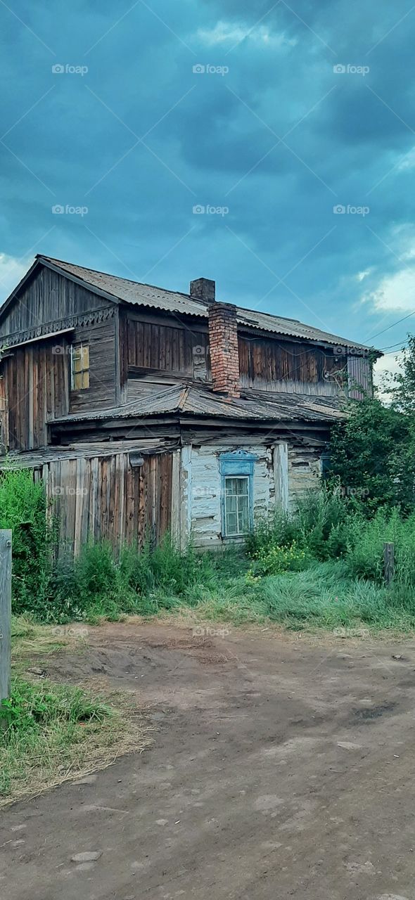 старый деревенский дом