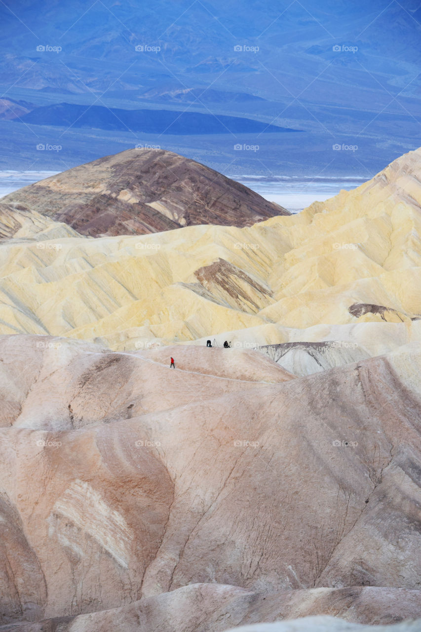 Hiking Zabriskie point in California