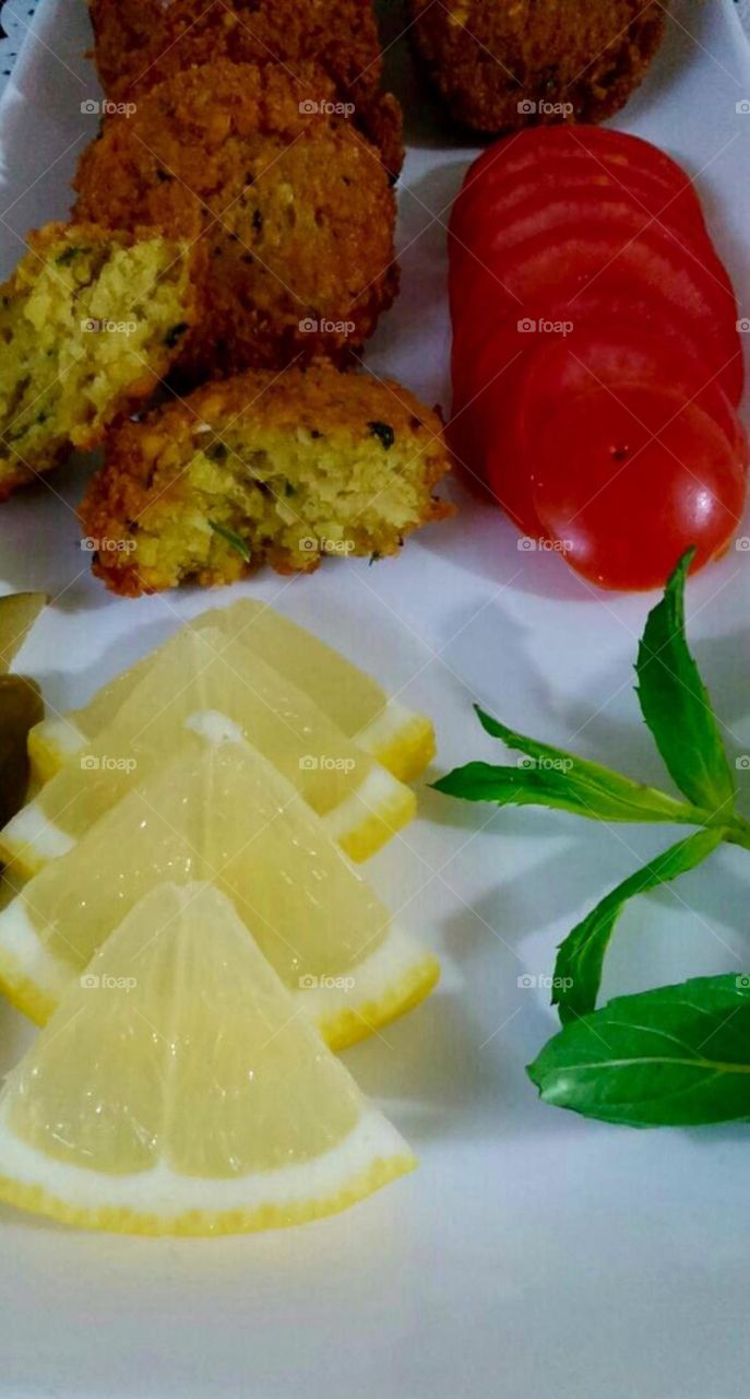 Cutlet with lemon 