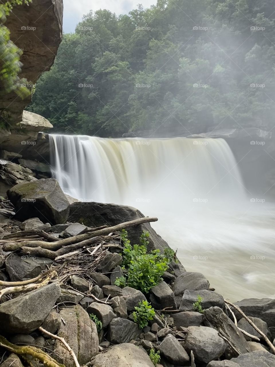 Long exposure photo of Cumberland Falls in Kentucky 