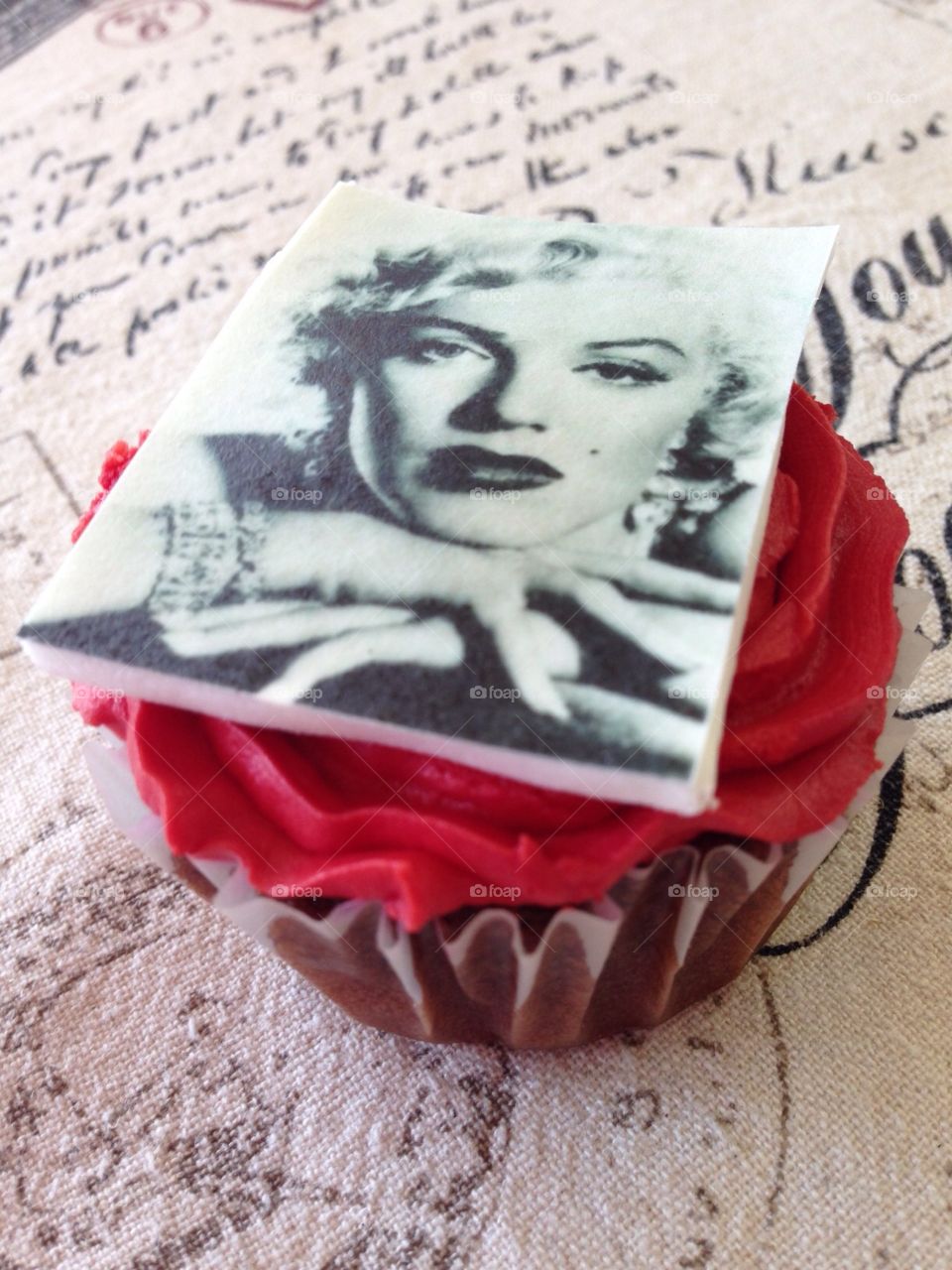 Marilyn Monroe cupcake