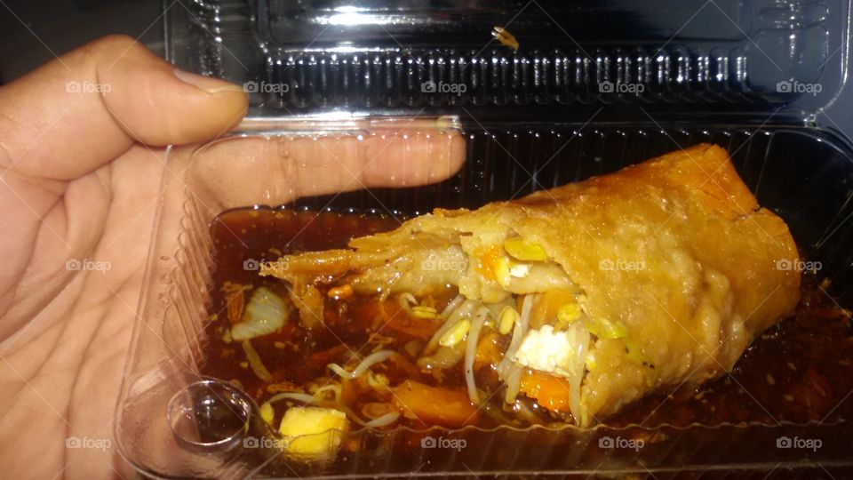 Fried Lumpiang Togue (Bean Sprout Spring roll) filled with mixed vegetables, main ingredient is bean sprouts, usually served with vinegar