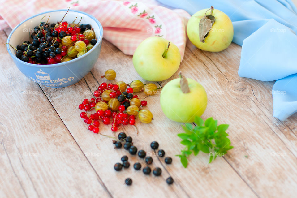 Summer berries and apples 