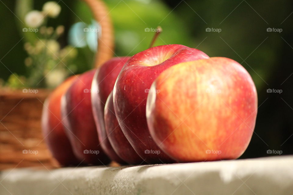 apples