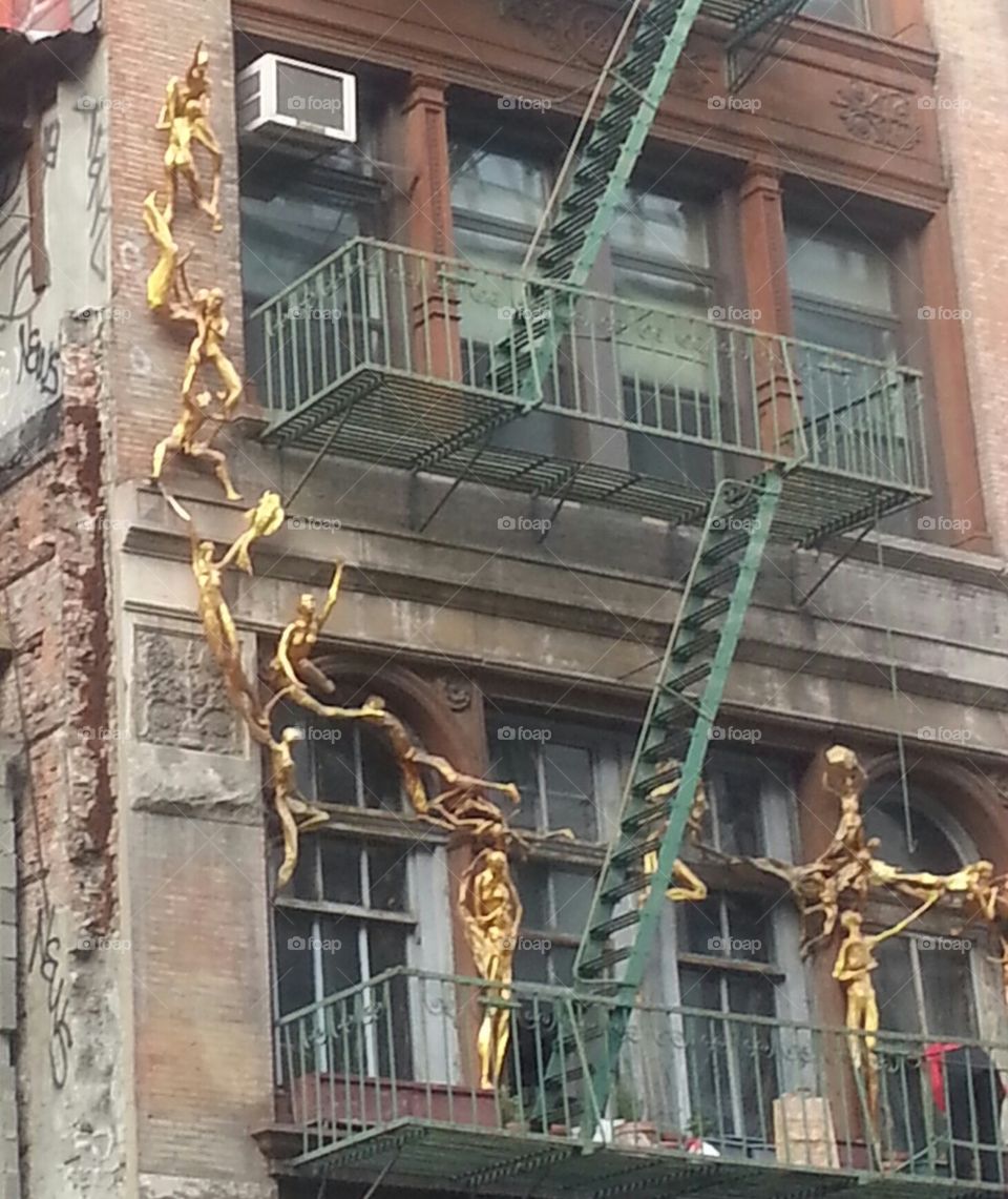 Golden Angels climbing in NYC