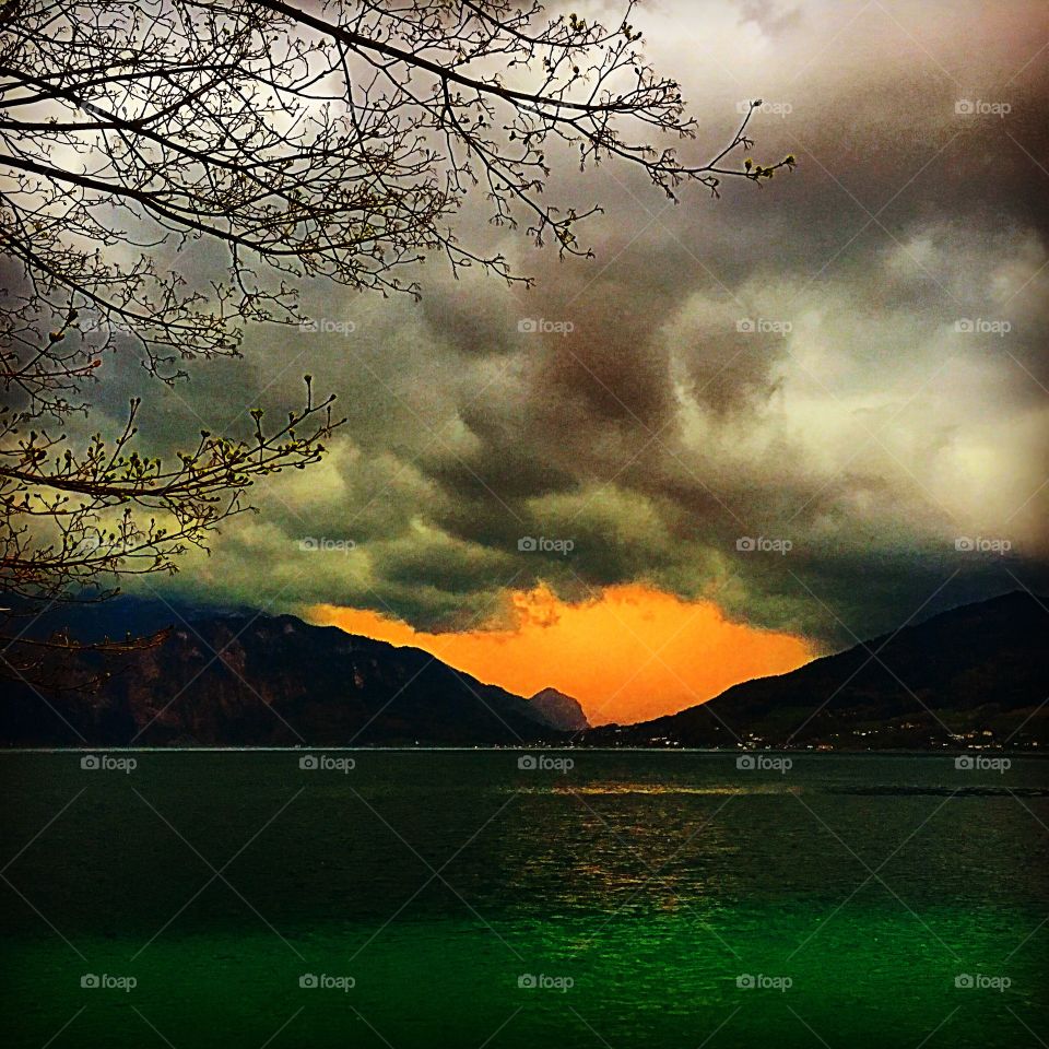 thunderstorm lightning