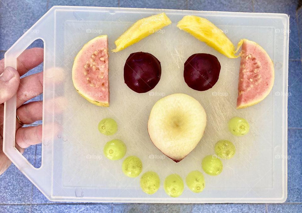 🇧🇷 Frutas deliciosas para as crianças comerem felizes: manga, goiaba, ameixa, pêssego e uva. Saboreando e sorrindo!

🇺🇸 Delicious fruits for children to eat happily: mango, guava, plum, peach and grape. Tasting and smiling!