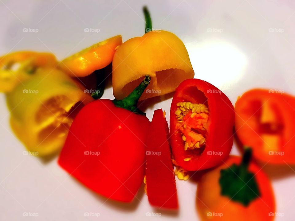 Slicing peppers 