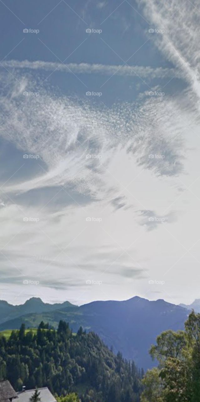 mây có khuôn mặt hình người.